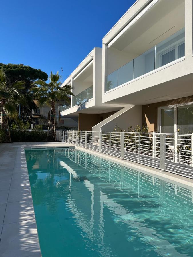 Agua Apartment With Beach Included リド・ディ・イエゾロ エクステリア 写真