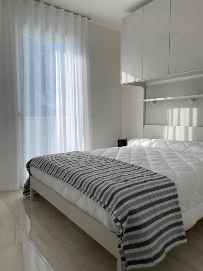 Agua Apartment With Beach Included リド・ディ・イエゾロ エクステリア 写真